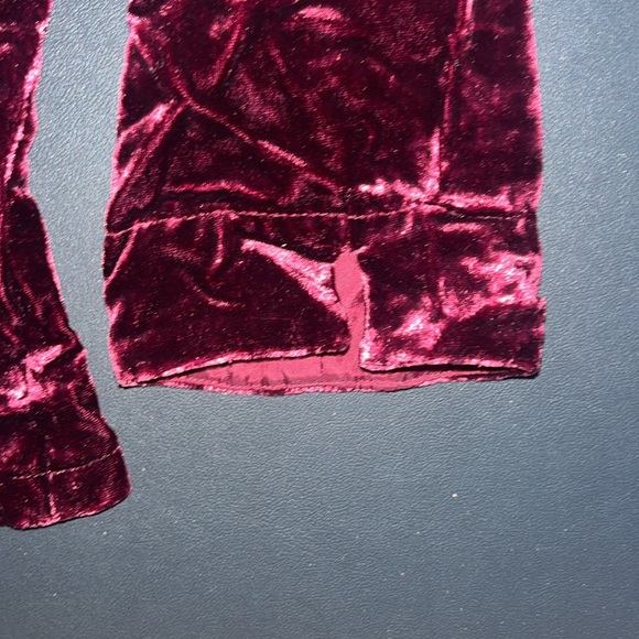Ann Taylor Petites 2P maroon velvet-feel long sleeve button up, collared blouse - Picture 3 of 4